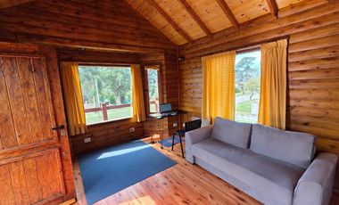 VENTA EXCELENTE CABAÑA TIPO CHALET 3 AMB . CASI NUEVA- PISCINA-EQUIPADA-A MTS CENTRO COMERCIAL SIERRA DE LOS PADRES- ASFALTO-