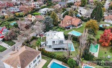 Moderna casa de 3 dormitorios en venta en Country Club Newman