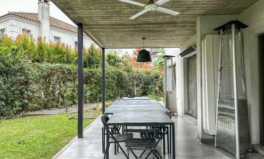 Moderna casa de 3 dormitorios en venta en Country Club Newman