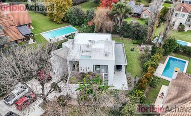 Moderna casa de 3 dormitorios en venta en Country Club Newman