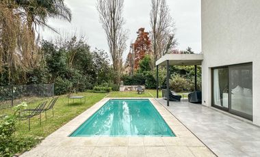 Moderna casa de 3 dormitorios en venta en Country Club Newman