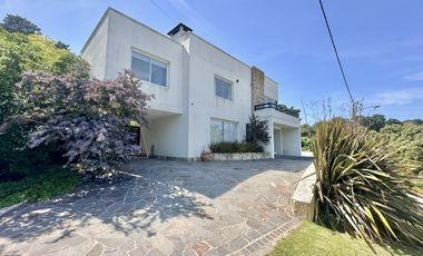 Chalet con pileta en Sierra de los Padres