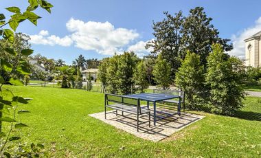 Newman II, casa venta, restaurada a nuevo, 8 amb con gran lote y pileta