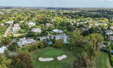 Newman II, casa venta, restaurada a nuevo, 8 amb con gran lote y pileta