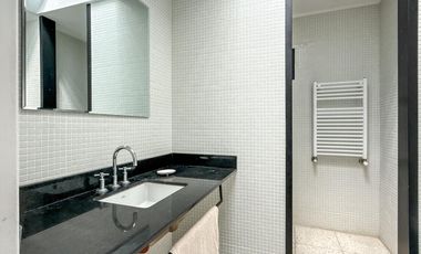 Newman II, casa venta, restaurada a nuevo, 8 amb con gran lote y pileta