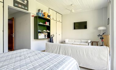 Newman II, casa venta, restaurada a nuevo, 8 amb con gran lote y pileta