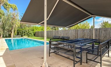 Newman II, casa venta, restaurada a nuevo, 8 amb con gran lote y pileta