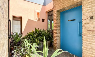 Newman II, casa venta, restaurada a nuevo, 8 amb con gran lote y pileta