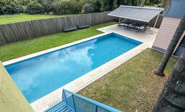 Newman II, casa venta, restaurada a nuevo, 8 amb con gran lote y pileta