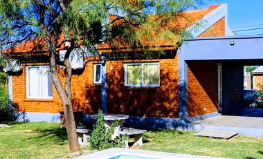 HERMOSA CASA AMOBLADA CON PISCINA ALQUILER PERMANENTE