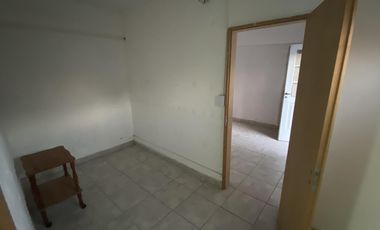 Local amplio tipo galpon en excelente zona industrial, comercial