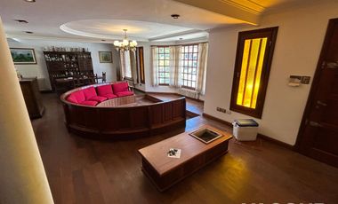 Casa en alquiler temporario - 6 Dormitorios 6 Baños - Mar del Plata