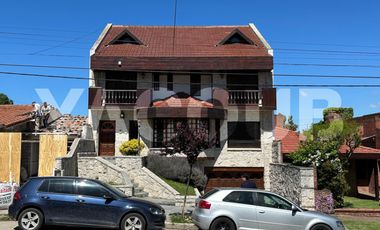 Casa en alquiler temporario - 6 Dormitorios 6 Baños - Mar del Plata