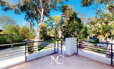 Casa en Abril Club De Campo, Barrio Lago