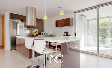 Casa en Abril Club De Campo, Barrio Lago