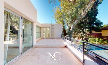 Casa en Abril Club De Campo, Barrio Lago