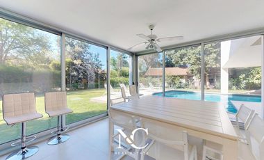 Casa en Abril Club De Campo, Barrio Lago