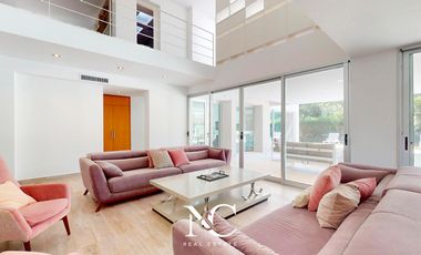 Casa en Abril Club De Campo, Barrio Lago