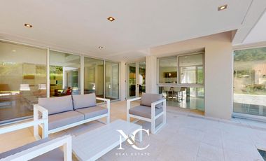 Casa en Abril Club De Campo, Barrio Lago