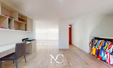 Casa en Abril Club De Campo, Barrio Lago