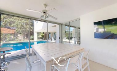 Casa en Abril Club De Campo, Barrio Lago