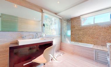 Casa en Abril Club De Campo, Barrio Lago