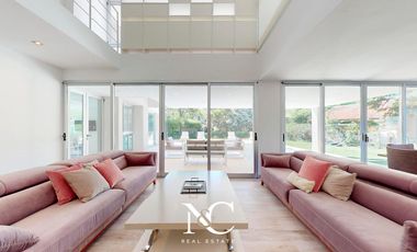 Casa en Abril Club De Campo, Barrio Lago