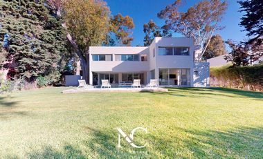 Casa en Abril Club De Campo, Barrio Lago