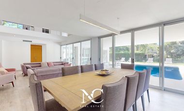 Casa en Abril Club De Campo, Barrio Lago