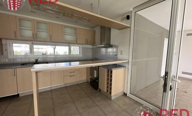 Alquiler de Casa en Barrio Comahue Golf Club