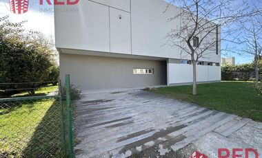 Alquiler de Casa en Barrio Comahue Golf Club