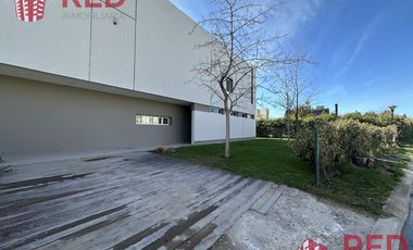 Alquiler de Casa en Barrio Comahue Golf Club