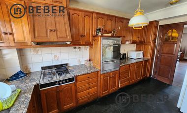 Venta chalet 8 ambientes, Los Troncos, Mar del Plata