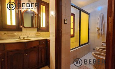 Venta chalet 8 ambientes, Los Troncos, Mar del Plata