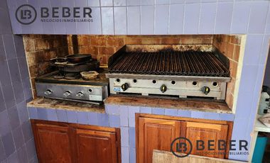 Venta chalet 8 ambientes, Los Troncos, Mar del Plata