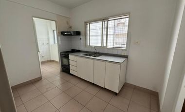 Departamento en alquiler - 2 Dormitorios 1 Baño - Lanús