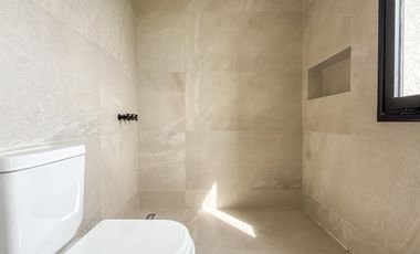 Casa en venta, al agua, de 7 ambientes, en Barrio Santa Ana