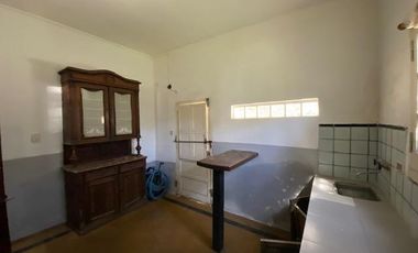 VENTA TERRENO INMENSO EN BAIGORRIA SOBRE AVENIDA