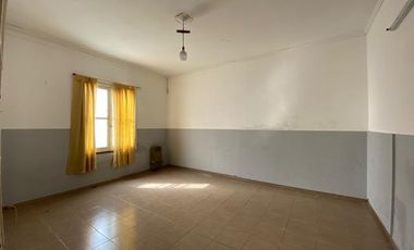 VENTA TERRENO INMENSO EN BAIGORRIA SOBRE AVENIDA