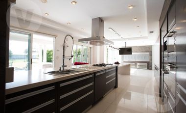 Casa en venta - Barrio Echeverria Del Lago, Canning