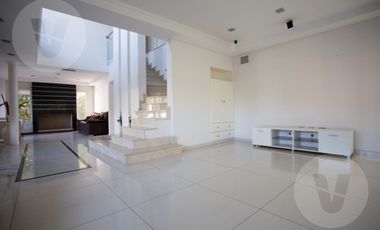 Casa en venta - Barrio Echeverria Del Lago, Canning