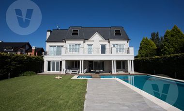 Casa en venta - Barrio Echeverria Del Lago, Canning