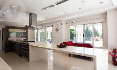 Casa en venta - Barrio Echeverria Del Lago, Canning