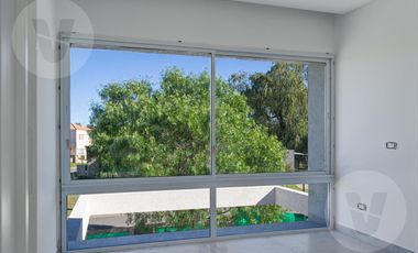 Casa en venta y alquiler - Barrio Santa Juana, Canning