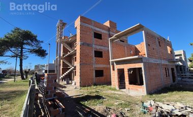 Departamento en PB con espacio vehicular y parrilla