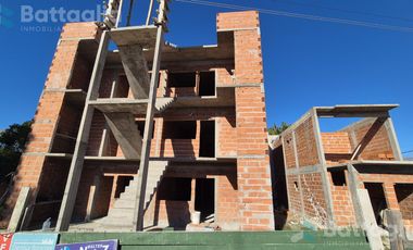 Departamento en PB con espacio vehicular y parrilla