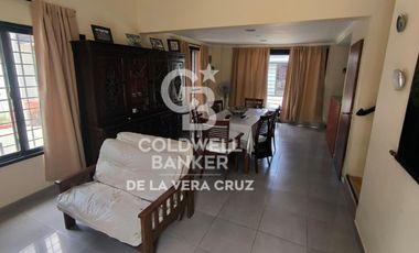 Casa 3 dormitorios en Colastiné, quincho, pileta y amplio terreno