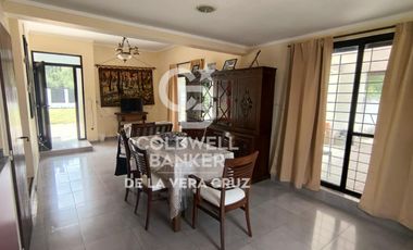 Casa 3 dormitorios en Colastiné, quincho, pileta y amplio terreno