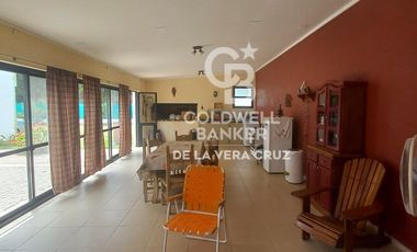 Casa 3 dormitorios en Colastiné, quincho, pileta y amplio terreno