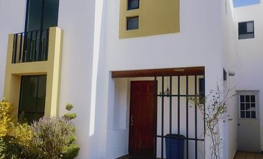 CASA CON AMPLIACION  EN VENTA BOSQUES DE ICA ZINACANTEPEC